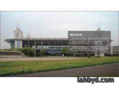材料选用：NSMPC金属聚乙烯复合沥青自粘卷材
